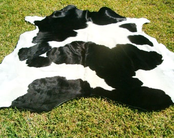 BLACK & WHITE ! Large ! New cowhide rug natural hair on - 6x6 ft size approx Tri-color soft hair Carpet Cow hide B-S