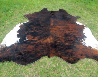 Tri-color BRINDLE DARK BROWN  ! Large ! New cowhide rug natural hair on - 6x6 ft size approx chocolate brown white soft Carpet  Cow hide Rto