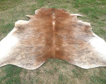 BRINDLE CARAMEL BROWN ! Large ! New cowhide rug natural hair on - 6x6 ft size approx Tri-color brown tones soft hair Carpet Cow hide R-R C
