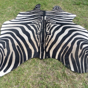 Alfombra de piel de vaca CEBRA NUEVA ¡Pelo natural auténtico! - GRANDE !! Estampado en negro, blanco, beige y marrón, pelo suave - ZbL
