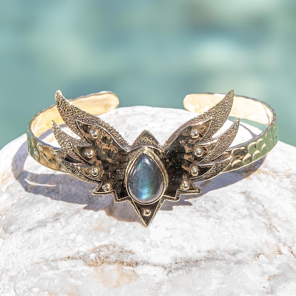 eagle bracelet, golden eagle bracelet with labradorite, labradorite bracelet, phoenix bracelet, eagle wrist bracelet, animal wrist bracelet