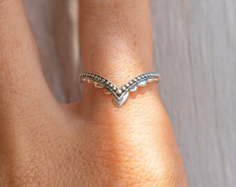 Triangle silver ring, minimal ring, sterling silver ring, 925 silver ring, sharp ring, small ring for woman, delicate ring, gift for woman
