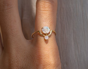 Mooie maansteenring, gouden maansteenring, maansteenring van hoge kwaliteit, delicate ring, dubbele stenen ring, ring met witte edelsteen, cadeau