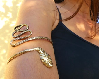 Goldenes Schlangenarmband, Schlangenarmband, Messingarmband, verstellbares Schlangenarmband, offenes Armband, Kobraarmband, Shiva, goldenes Armband