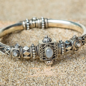 Sterling Silver Traditional Rajasthani Tribal Bracelet Sterling Silver Traditional Rajasthani Tribal Bracelet