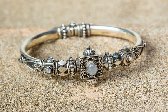 Sterling Silver Rajasthani Bangle Bracelet Sterling Silver Rajasthani Bangle Bracelet