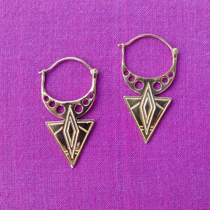 Arrow point earrings / pending tip of arrow