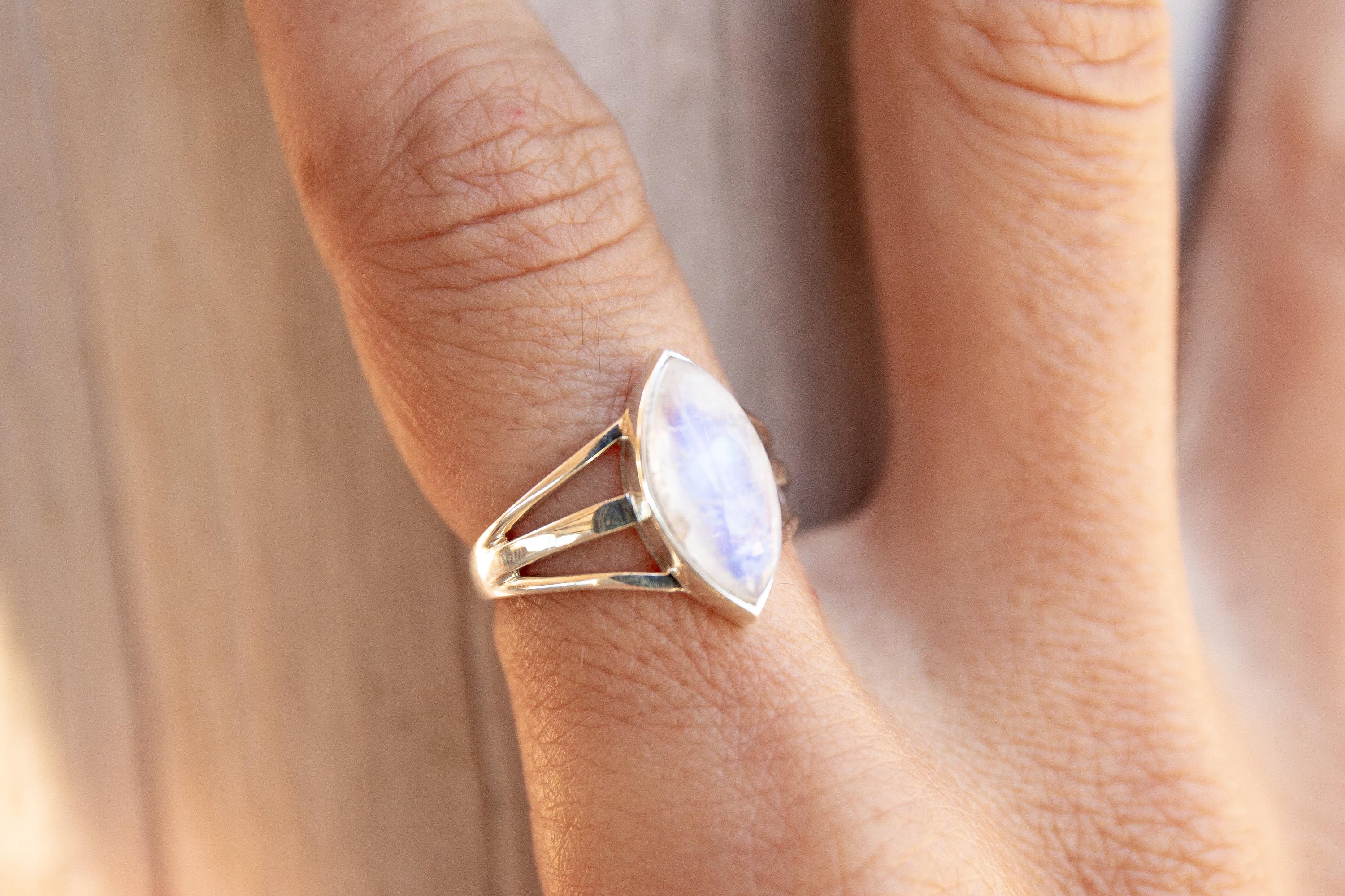 Moonstone silver ring, delicate silver ring, sterling silver ring with moonstone, moonstone jewelry, gem of woman, natural gemstone ring