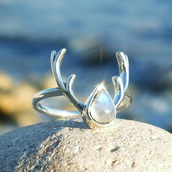 Bague argent, bague argent massif, bague pour femme, pierre de lune, bague pierre de lune, bague cerf, cerf, belle bague, bague argent avec pierre de lune