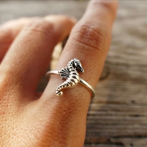 Seahorse ring, sterling silver ring, special ring, seahorse silver, ring for woman, gift, simple ring, minimal, beautiful, animal ring, sea