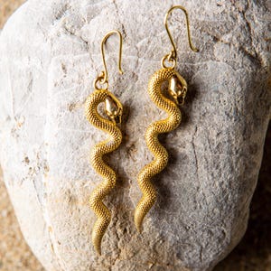 Slangenoorbel, lange slangenoorbel, serpentenoorbel, slangenoorbellen, gouden slangenoorbellen