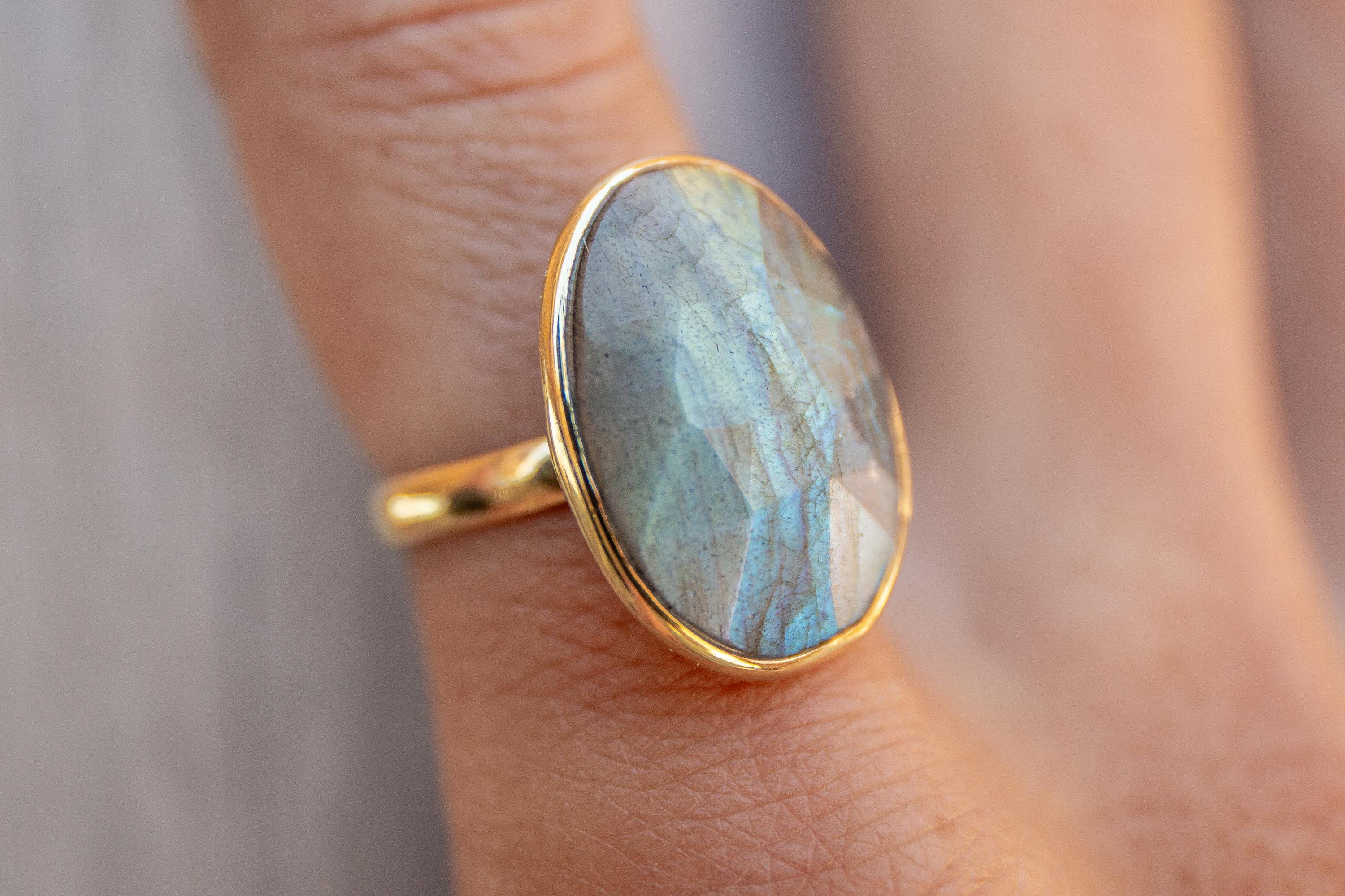 ラブラドライトリング、ゴールドラブラドライトリング、天然宝石付き