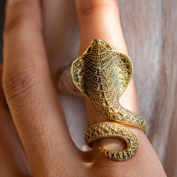 Grand anneau de serpent, anneau de cobra doré, anneau de serpent en laiton, grand anneau de cobra, anneau de serpent puissant, shiva, anneau de symbole, anneau réglable, kundalini