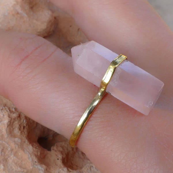 Crystal ring, ring for woman, brass crystal ring, quarz ring, rose quarz, rose crystal ring, boho ring, anillo de cuarzo, anillo dorado