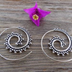 Spiral points earrings / Pendientes espiral de puntos