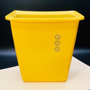 60s Rubbermaid Mustard Yellow Plastic Small Trash Can, Vintage Bathroom Waste Basket, Starburst Gold Medallion, Midcentury Atomic Vanity