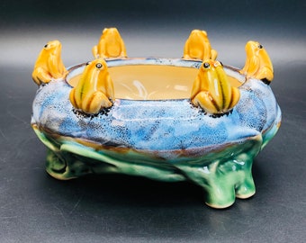 Vintage Majolica Pottery Frog on Lilypad Planter, Figural Frog Vase, Footed Flower Bowl, Garden Girl Plant Lover Gift, Outdoor Patio Decor