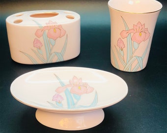 80s Yamaji Pink Iris Porcelain Bathroom Accessories SET, Toothbrush Holder Soap Dish Cup, Vintage Floral Accent, Gold Paint, Coastal Grandma