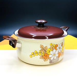 Vintage 70s Country Floral Basket Enamelware All-Purpose Soup Stock Pasta Pot: Retro Boho Cottagecore
