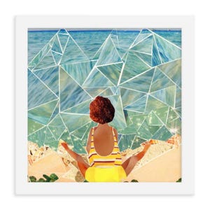 gerahmter Collagendruck | Bunte Ozean Dekor | Recyceltes Magazin Kunstwerk | Coastalcore Cottage Strand Poster