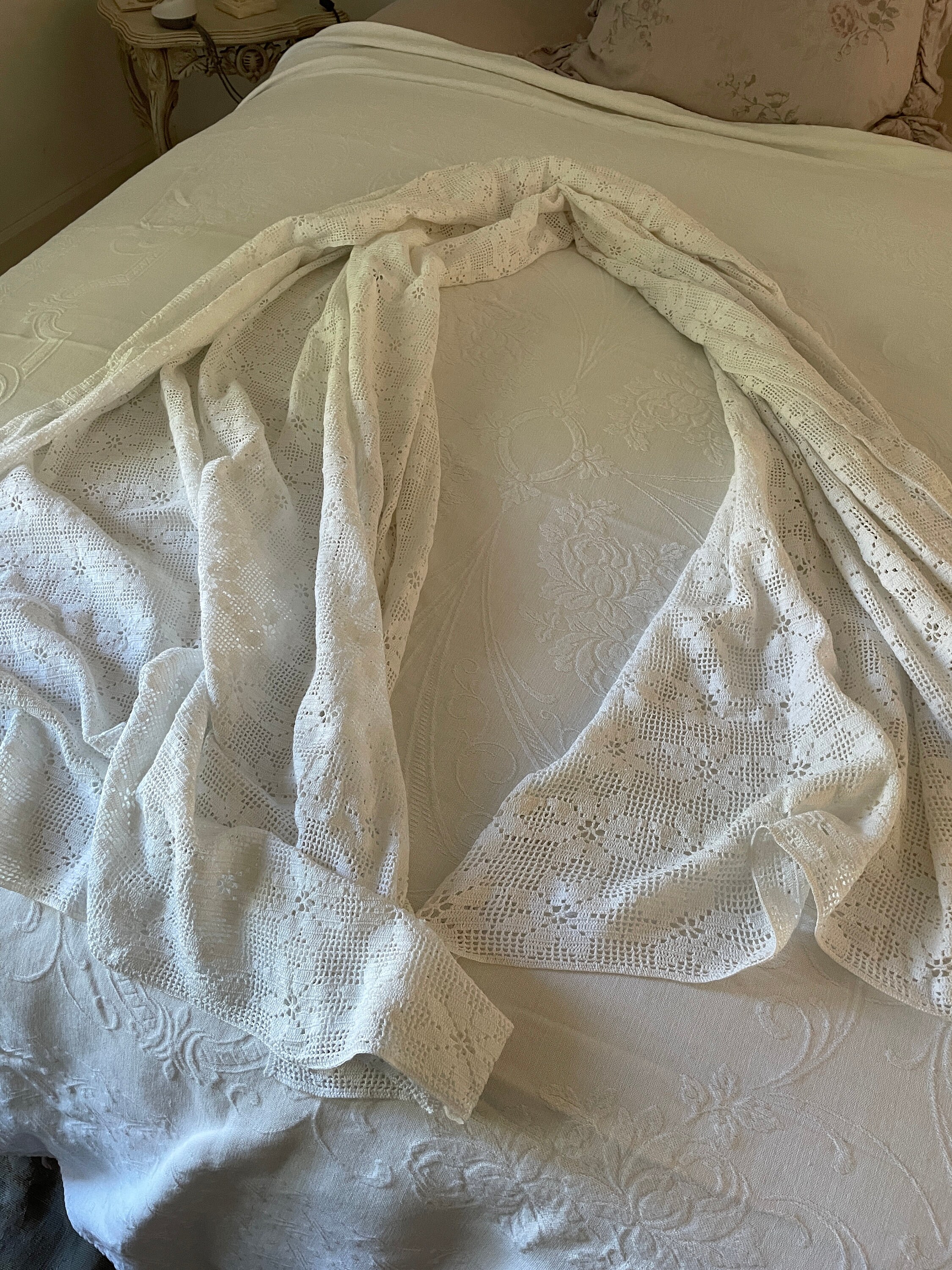 Charming White Crochet Table Cover Throw Victorian Farmhouse Cottage