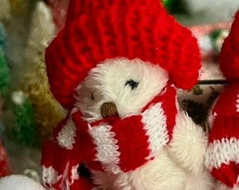 Merry Miniature Teddy Bear bundled w/hat, scarf & Gift Bag