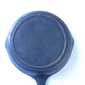 Lodge 3 notch 6X, #3 cast iron skillet