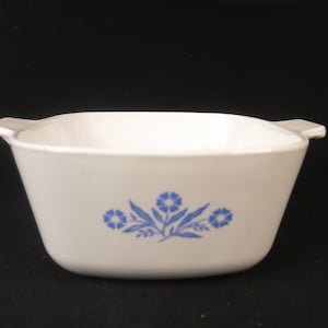Corning Ware blue cornflower P-1 3/4-B casserole dish