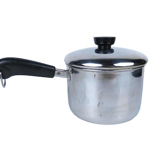 Revere Ware Clinton, Il steel bottom 2 qt sauce pan with lid