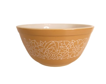 Pyrex 402 1.5 Woodland mixing bowl