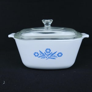 Corning Ware blue cornflower P-1 3/4-B casserole dish with lid