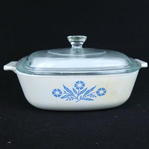 Corning Ware Casserole dish P-1-B, 1 qt blue cornflower 1960-61 with lid