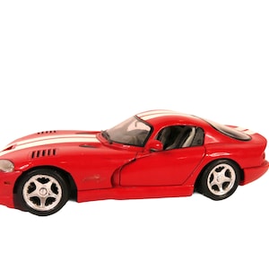 Maisto 1/18th Die Cast replica Dodge Viper GTS