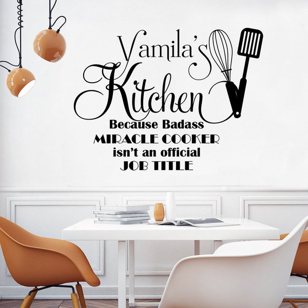 Nome personalizzato Decalcomania della parete della cucina Decorazione della parete della cucina rustica Nanas Kitchen Love Served Quotidiano della parete della cucina Citazioni Decalcomanie della parete del vinile