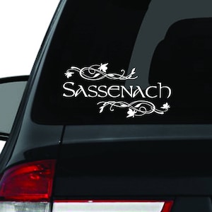 Fensteraufkleber Auto, Sassenach, Sassenach Vinyl, Aufkleber, Outlander inspiriert, Geschenke, schick, einen schönen Tag, lustig (12 &quot;W X 6 &quot;H)