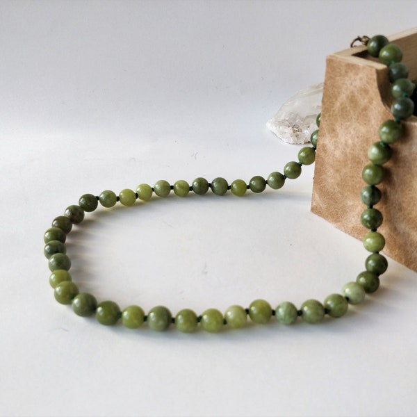 Nephrite jade knotted necklace. 6mm or 8mm knotted beads of your choice. Length of your choice. man or woman. Real semi-precious stones.