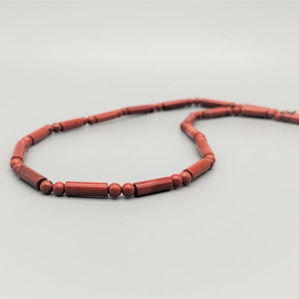 Collier jaspe rouge véritable perles rondes et tubes 4 mm. Homme, femme. Pierre fine gemme semi-précieuse naturelle.