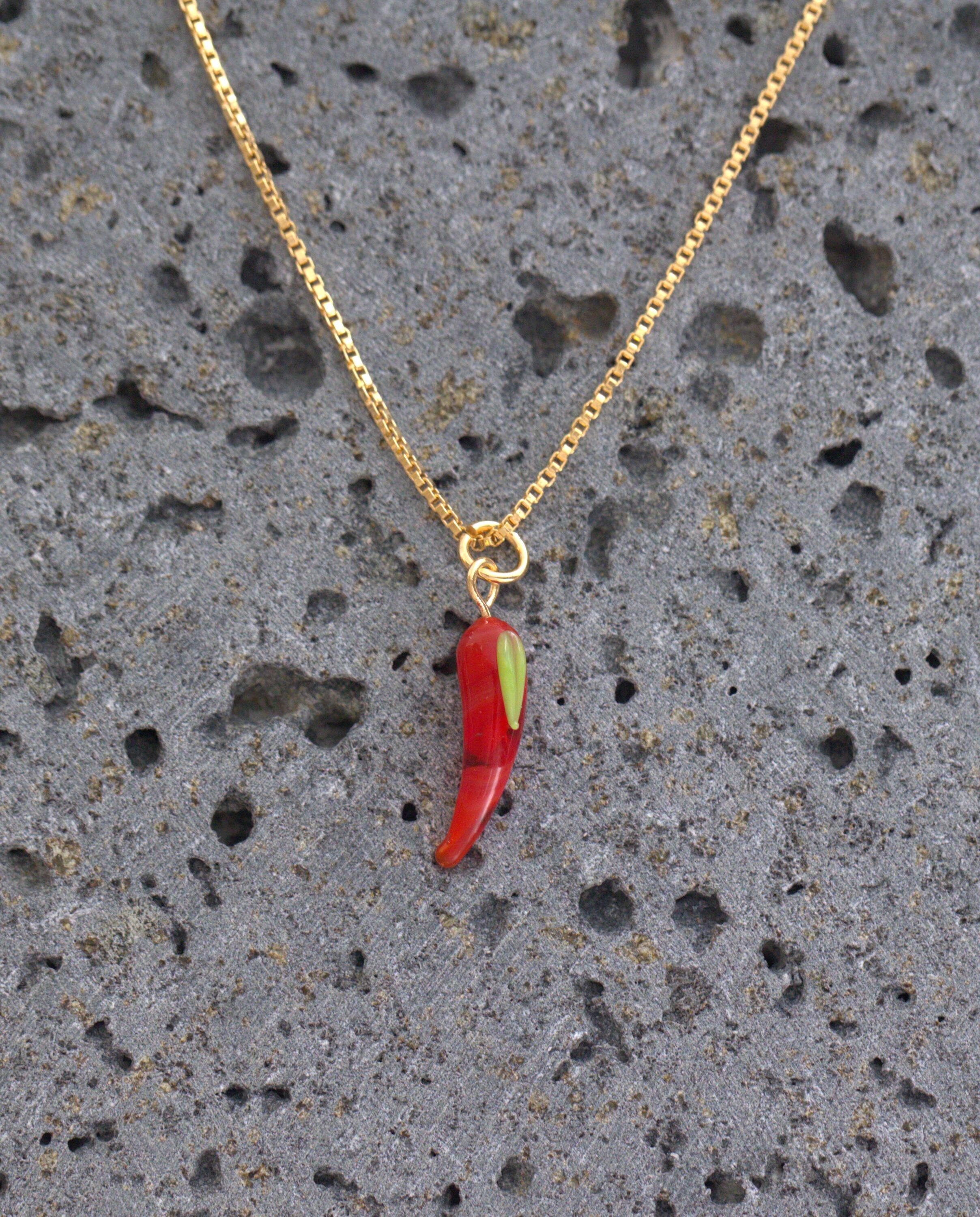 Pendentif En Or 18 Carats (750‰) En Forme De Piment - 1,02 Grammes, Occasion