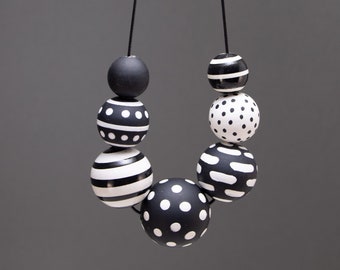 Stripes Wooden Bead Necklace 2