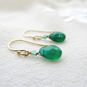 Boucles d&#39;oreilles en onyx vert, boucles d&#39;oreilles en onyx vert