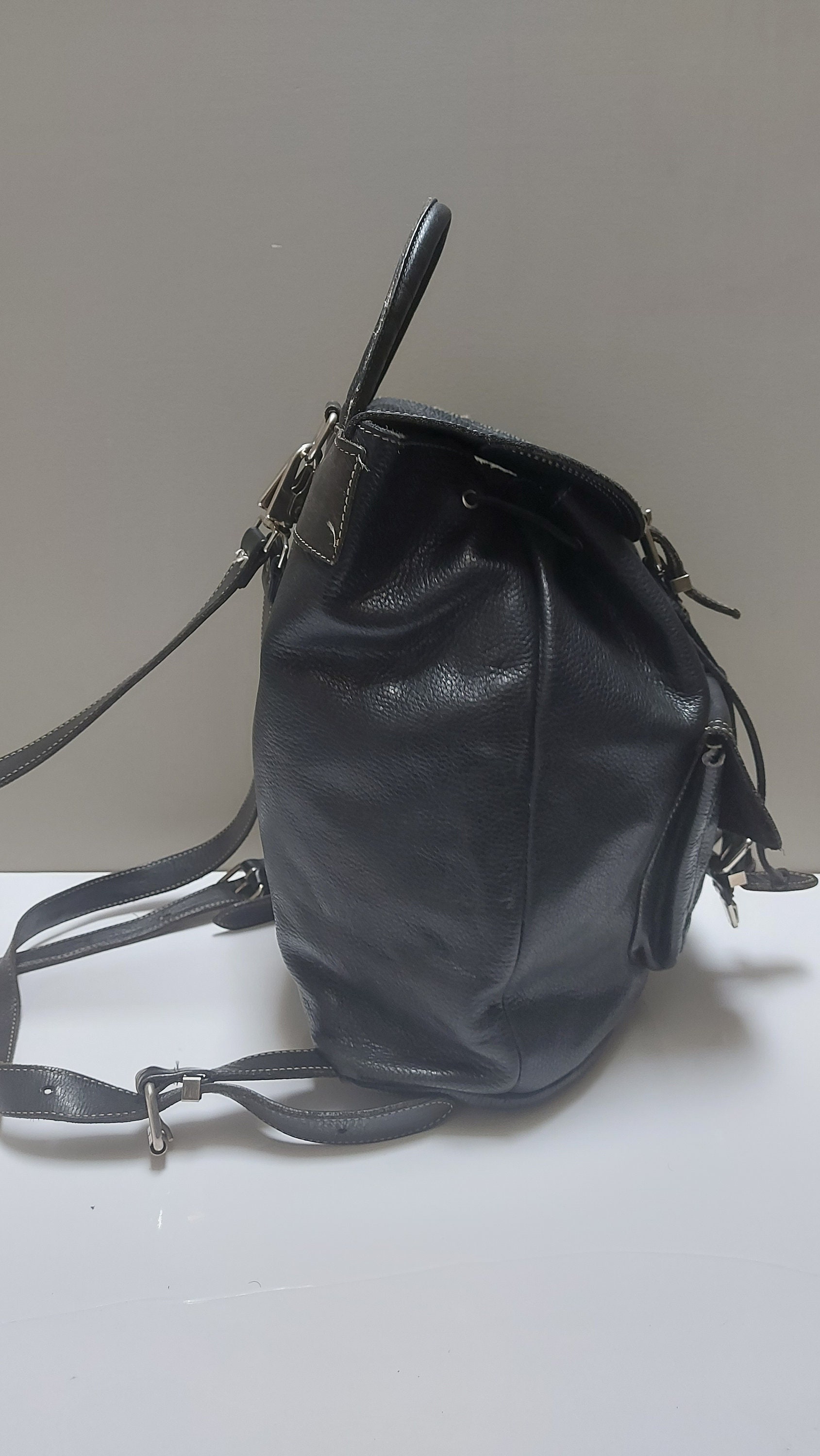 Roots Leather Backpack, Black Italian Leather, Made in  display picture 1
