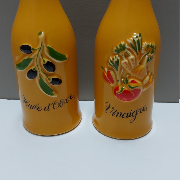 Vintage set huile et vinaigre, French porcelain oil and vinegar ceramic bottles, set of 2, French kitchen decor or serving, cruet set.