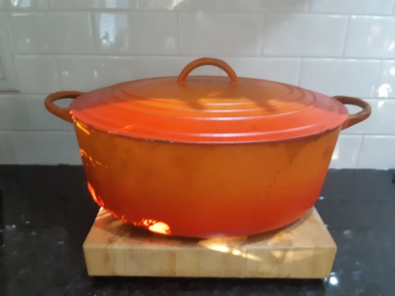 Le Creuset Oval Dutch Oven Volcanic Flame Enamel Extra -  Hong