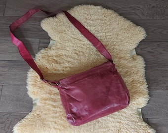 Vintage leather crossbody designer bag, M0851 purse, distressed, worn, soft, calf leather, dusty, pinky rose, Made in Canada, lined interior Vintage leather crossbody designer bag, M0851 purse, distressed, worn, soft, calf leather, dusty, pinky rose, Made in Canada, lined interior