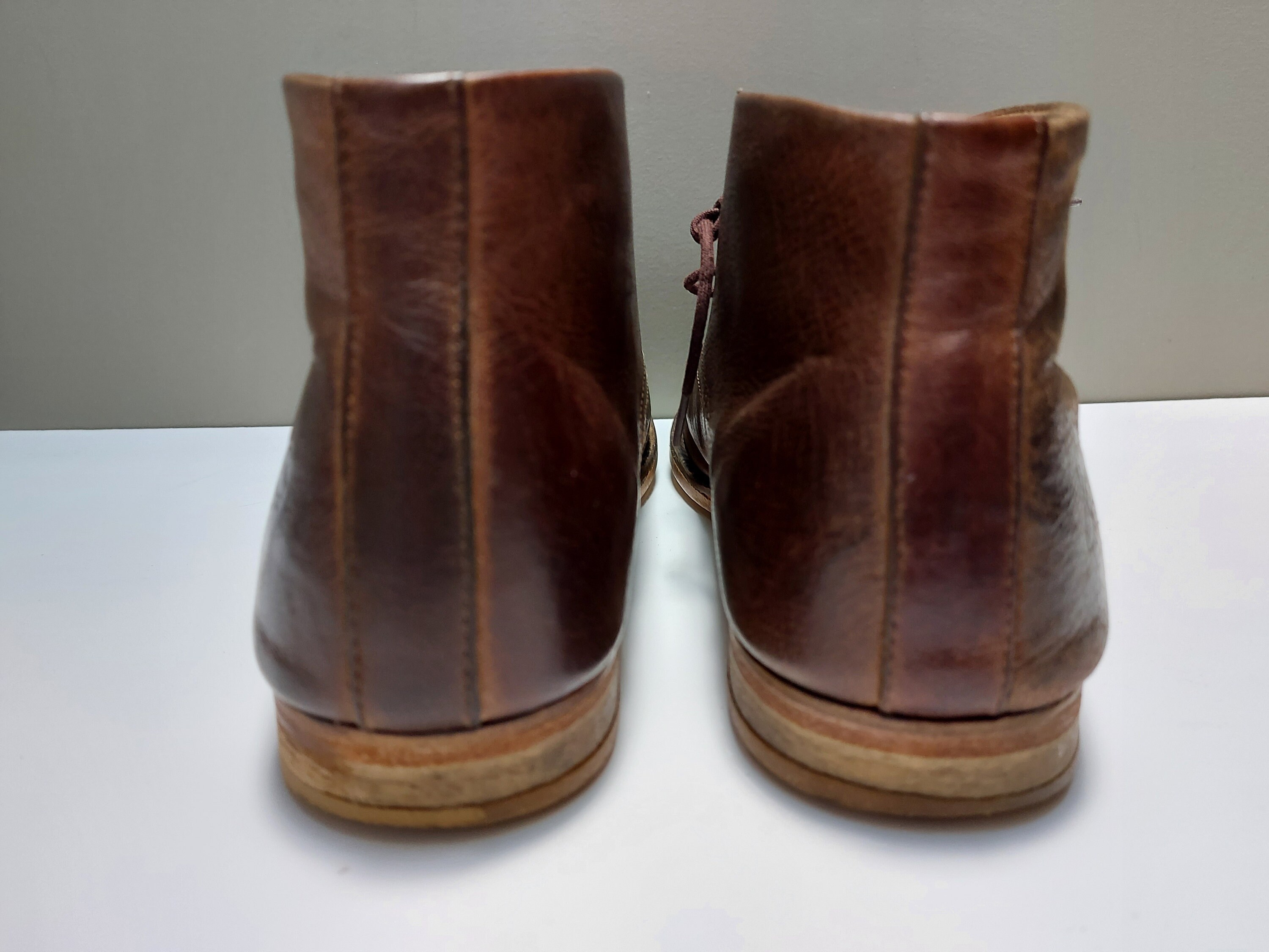 John Fluevog Mens Size 10 Ankle Boots, Lace Up, Brown Worn  display picture 3