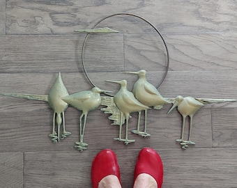 Vintage brass bird wall hanging, metal art wall decor, MCM wall decor, seagulls, beach decor, cabin decor.