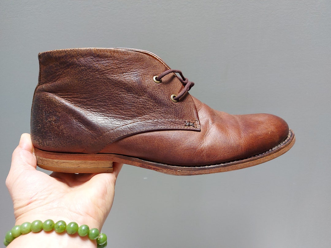 John Fluevog Mens Size 10 Ankle Boots, Lace Up, Brown Worn  display picture 2