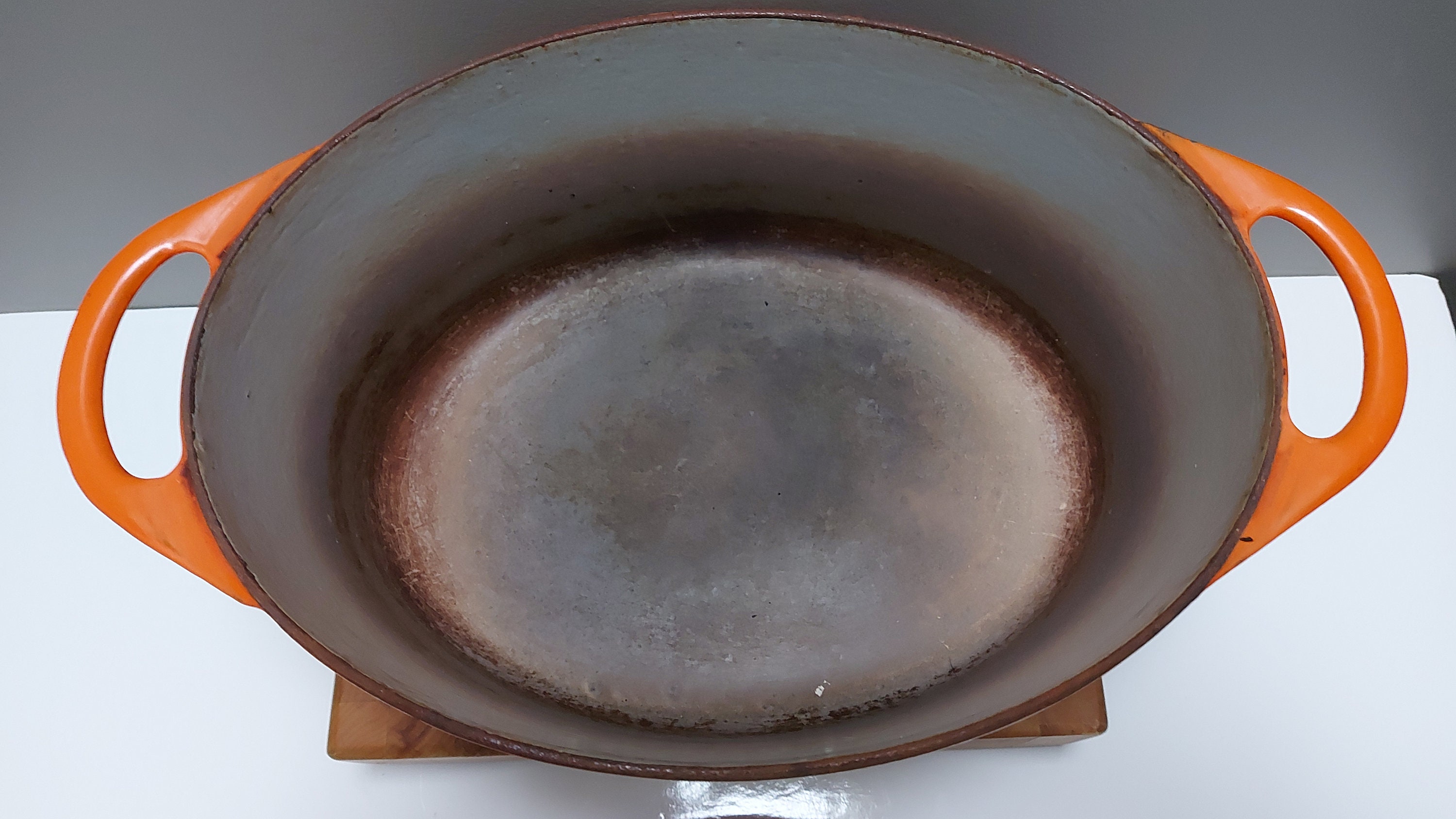 Doufeu Cousances 1553 Cast Iron Dutch Oven, Oval, Very Large
