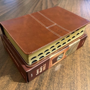Personalized NIV Every Mans Devotional Bible Thumb Indexed - Brown LeatherLike - Custom Imprinted, name engraved bible, 9781496433565