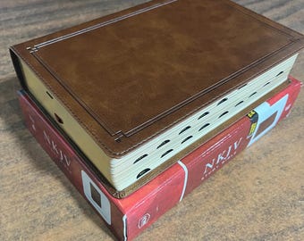 Personalized NKJV Study Bible Thumb Indexed - Mahogany Leathersoft